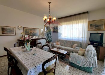 Sala da pranzo - Villa Cesare Battisti
 
86, Brembate di Sopra - photo 9
