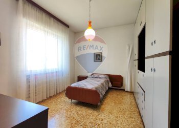 Camera / camera da letto - Villa Cesare Battisti
 
86, Brembate di Sopra - photo 21