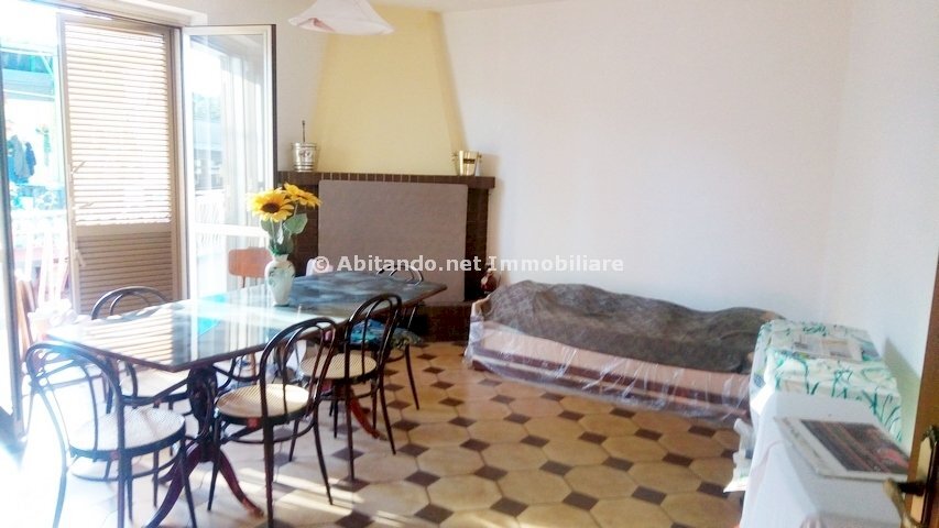 Foto 3 - Casa indipendente Corso Umberto
 
42, Civitella Casanova - foto 3