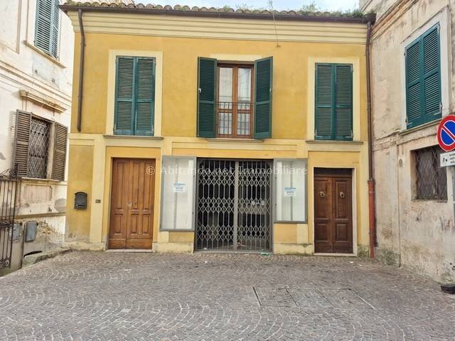 Foto 2 - Locale Commerciale Corso Alessandrini
 
37, Penne - foto 2