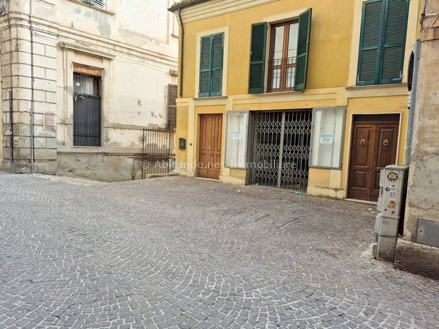 Foto 3 - Locale Commerciale Corso Alessandrini
 
37, Penne - foto 3