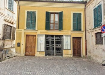 Foto 2 - Locale Commerciale Corso Alessandrini
37, Penne - foto 2