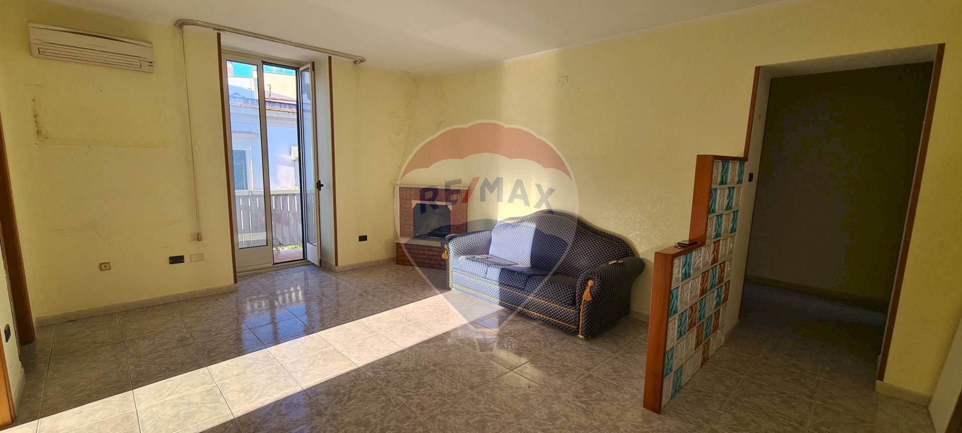 interno - Trilocale Viale XXIV Maggio
 
13, Vieste - foto 1