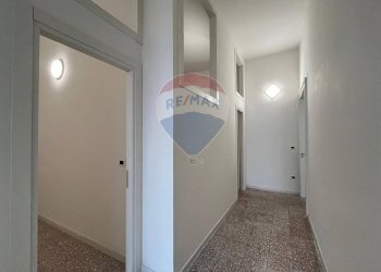 interno - Quadrilocale Via Palestro
 
7, Rodi Garganico - foto 7