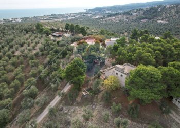 Vista delle montagne - Quadrilocale Località Coppa Cardillo
 
7, Vieste - foto 37