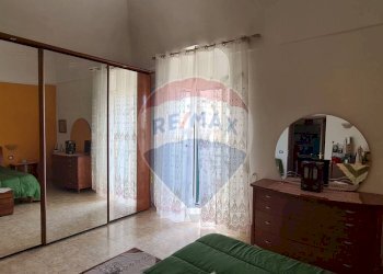 camera da letto - Quadrilocale Via Vivaldi
 
10, Vieste - foto 12