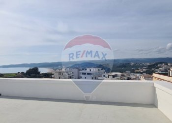 terrazzo - Bilocale Via Raffaele Zaffarano
 
5, Vieste - foto 21