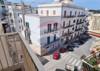 vista dal balcone - Trilocale Via Giovanni XXIII
 
2, Vieste - foto 18