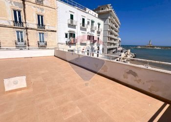 terrazzo comune - Trilocale Viale Marinai d'Italia
 
SNC, Vieste - foto 18