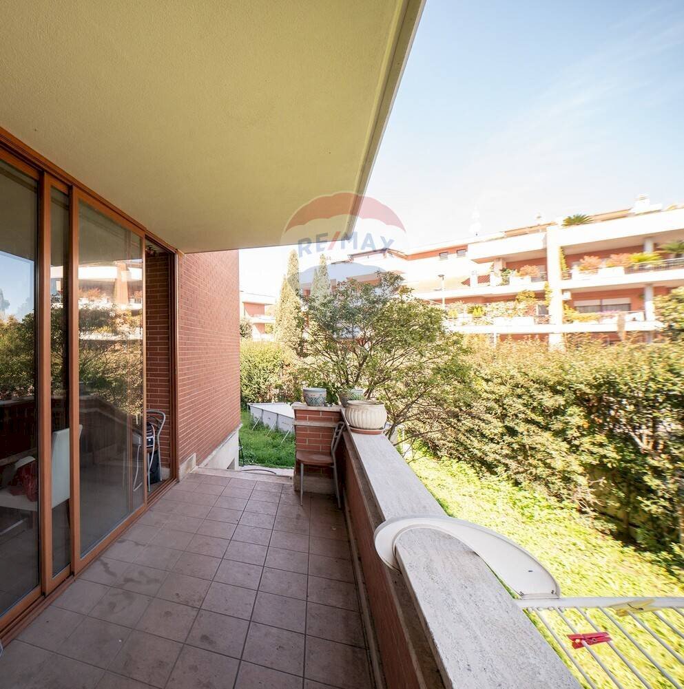 Balcone - Trilocale Via Pupinia
 
41, Roma - foto 1