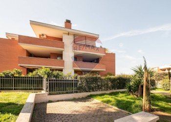 Edificio all\'aperto - Trilocale Via Pupinia
 
41, Roma - foto 3