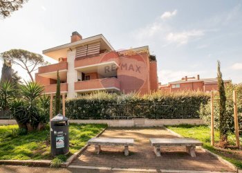 Edificio all\'aperto - Trilocale Via Pupinia
 
41, Roma - foto 4