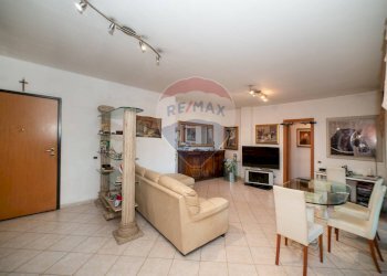 Sala da pranzo - Trilocale Via Pupinia
 
41, Roma - foto 11