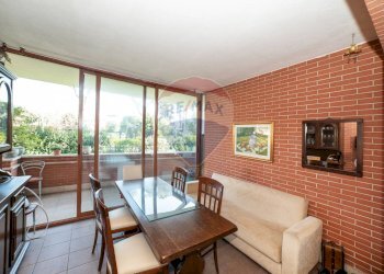 Sala da pranzo - Trilocale Via Pupinia
 
41, Roma - foto 14