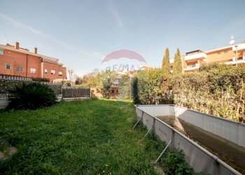 Giardino - Trilocale Via Pupinia
 
41, Roma - foto 18