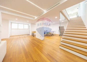 Scale - Villa via di torre gaia
 
37/A, Roma - foto 6