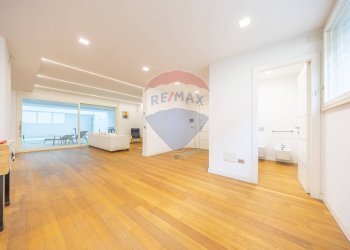 Stanza vuota - Villa via di torre gaia
 
37/A, Roma - foto 7