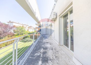 Balcone - Villa via di torre gaia
 
37/A, Roma - foto 43