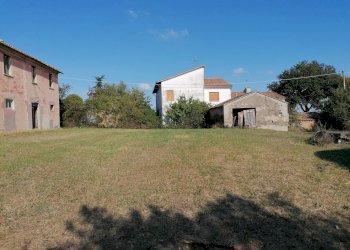 Foto 3 - Rustico Terre Roveresche
 
SNC, Terre Roveresche - foto 3