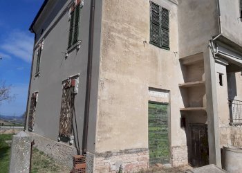 Foto 2 - Independent house San Costanzo, San Costanzo - photo 2