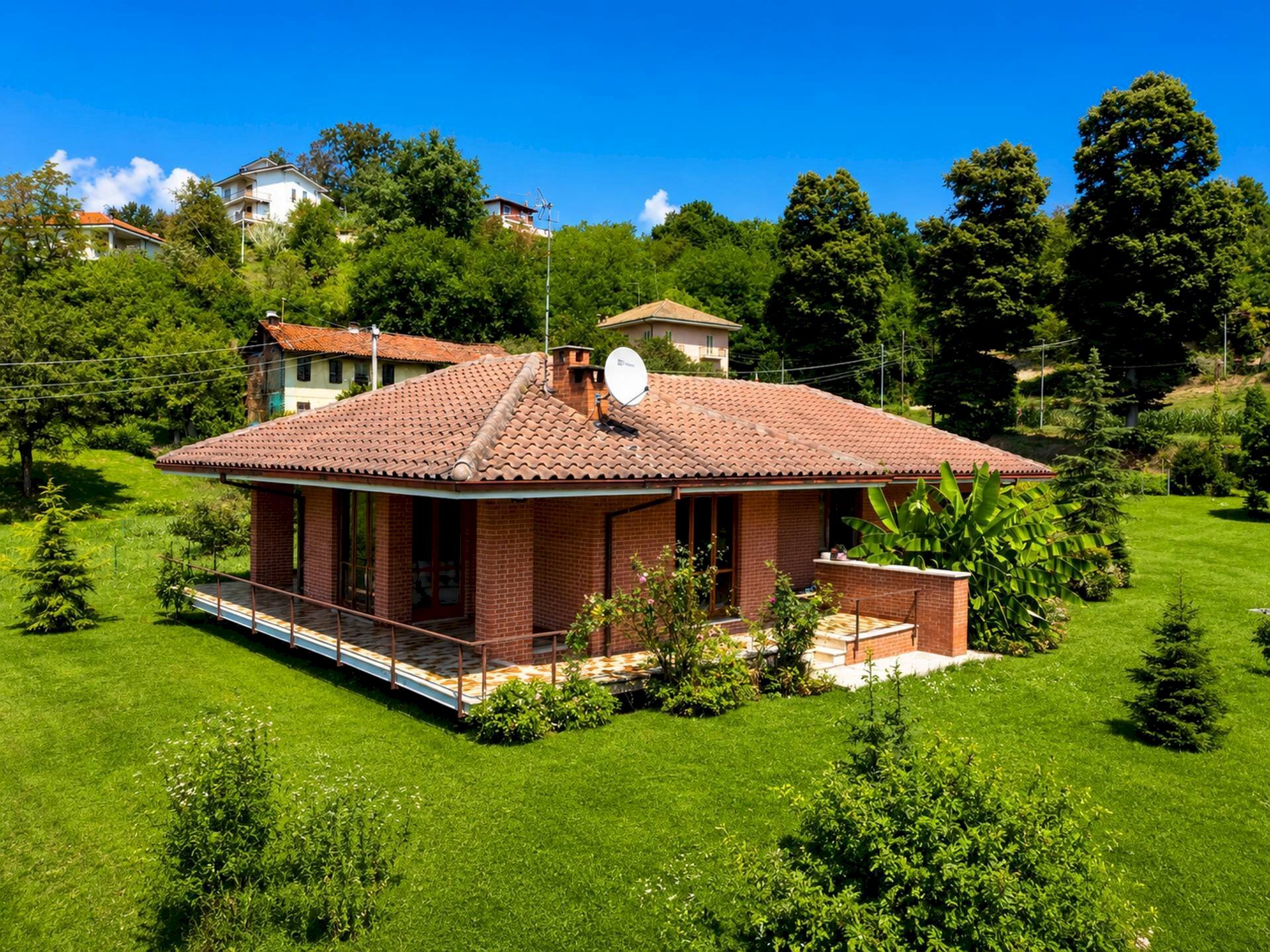 Foto 1 - Villa via Fonte Solforosa
 
38, Montafia - photo 1