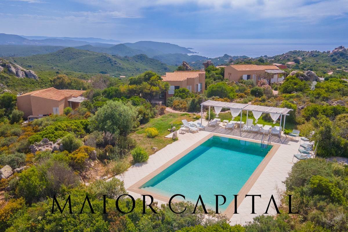 Foto 1 - Attività Commerciale Via Li Nibarroni, Trinità d'Agultu e Vignola - foto 1