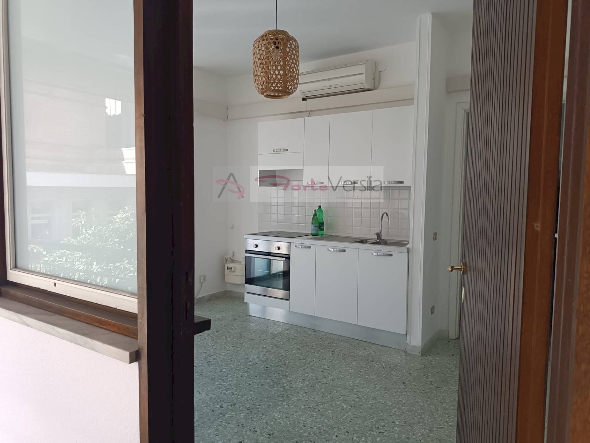 ingresso su cucina - Trilocale Massa - foto 2