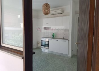 ingresso su cucina - Trilocale Massa - foto 2