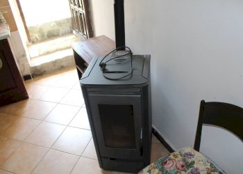 stufa - Semi-detached house Via delle Manere
 
10, Roburent - photo 24