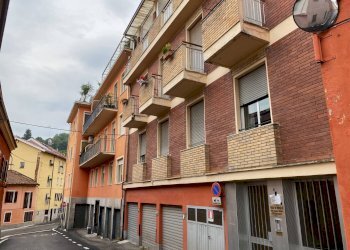 ingresso da via Nallino - Stabile - Palazzo Via Pietro Nallino
 
6, Mondovì - foto 3