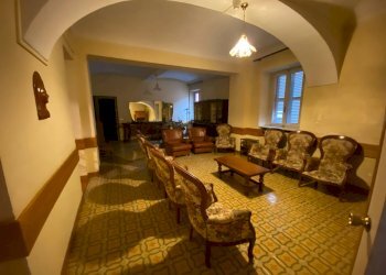 salone - Stabile - Palazzo Via Pietro Nallino
 
6, Mondovì - foto 6