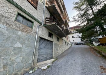 accesso box - Three-room apartment Via Sant'Anna, Roburent - photo 22