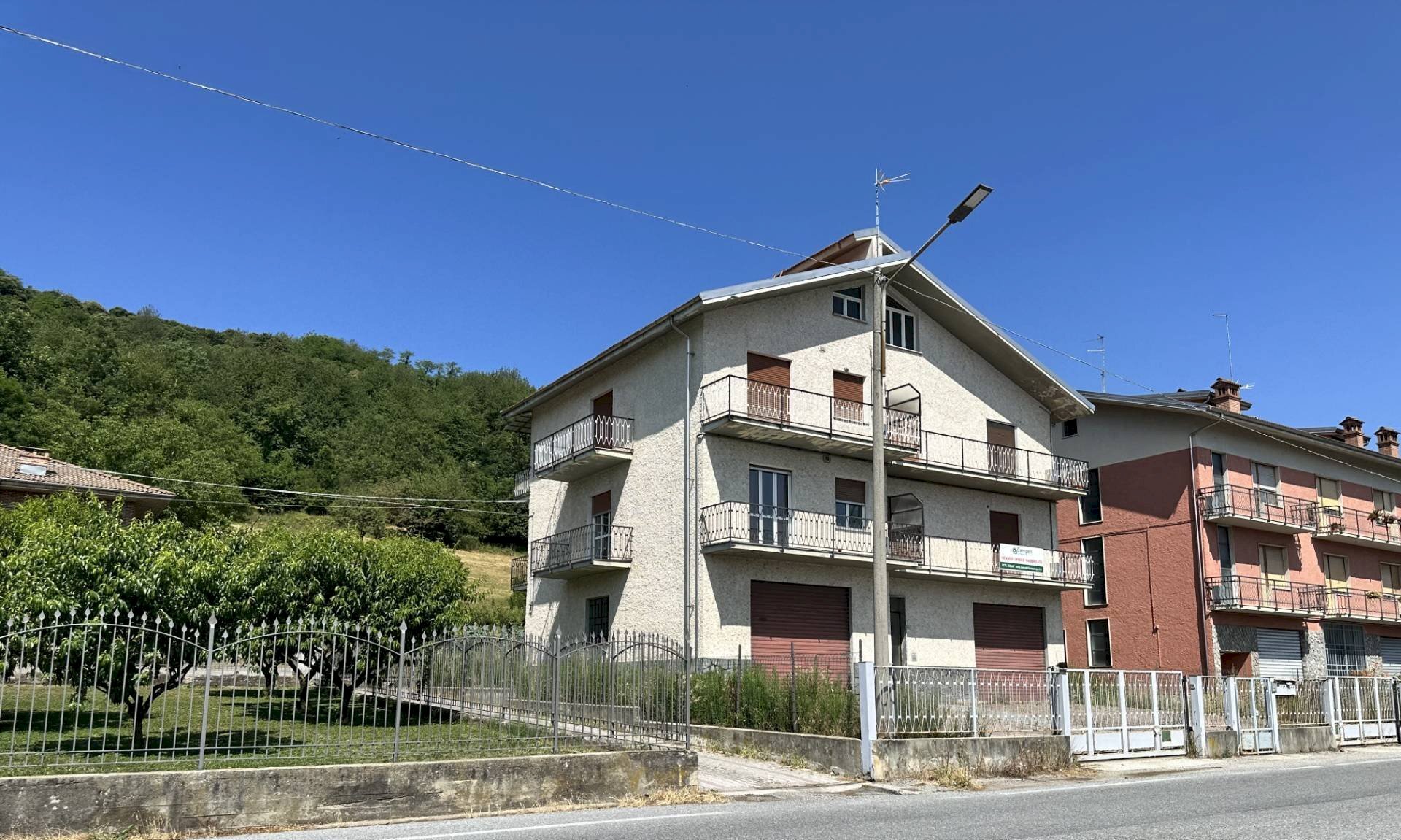 Esterno palazzo - Casa indipendente Via Alle Valli
 
5, San Michele Mondovì - foto 1