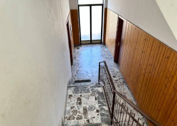 scala condominiale - Casa indipendente Via Alle Valli
 
5, San Michele Mondovì - foto 5