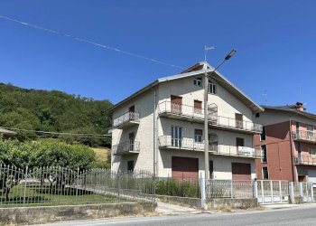 Esterno palazzo - Casa indipendente Via Alle Valli
 
5, San Michele Mondovì - foto 1