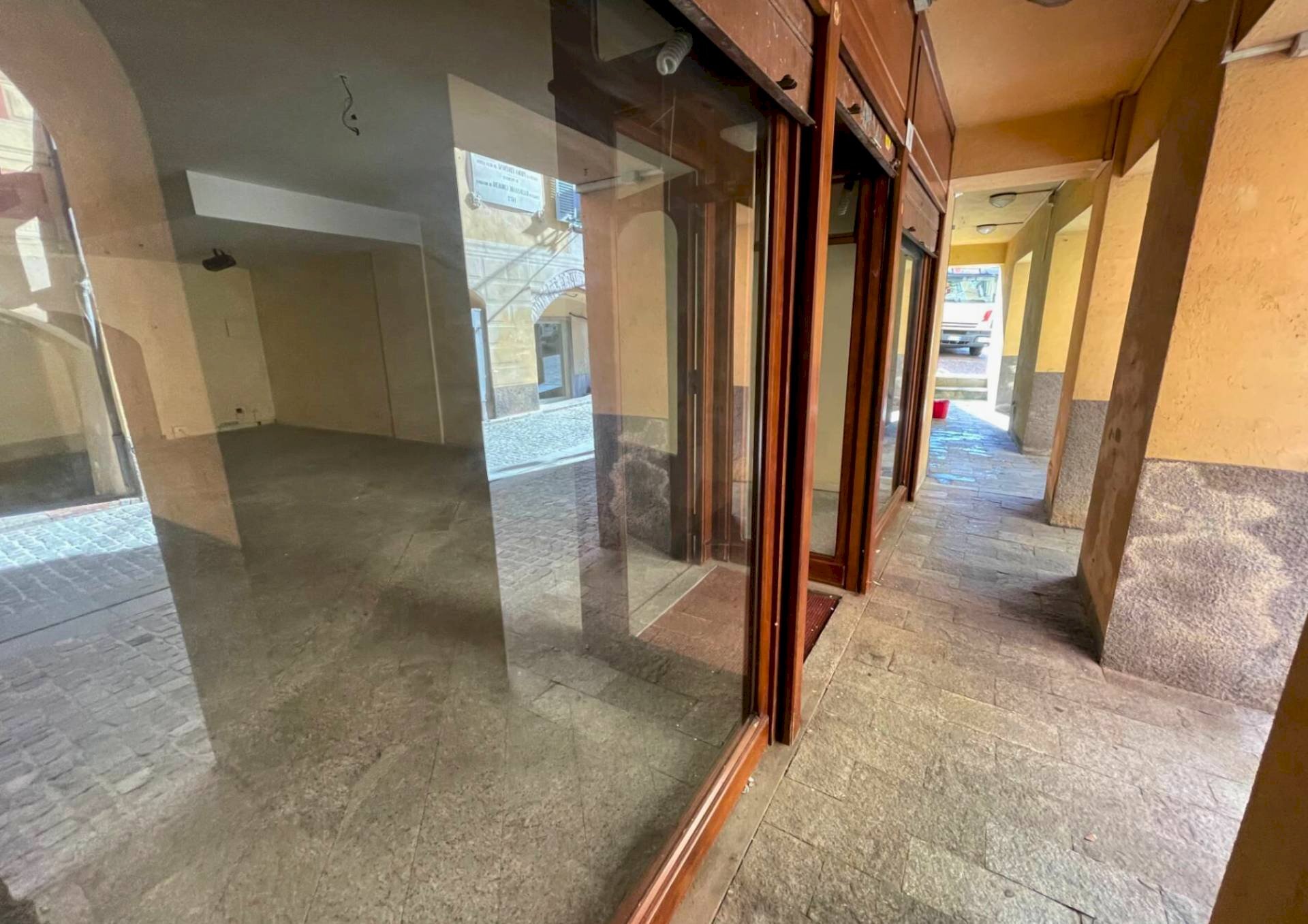 locale - Commercial Premises Via Piandellavalle
4, Mondovì - photo 2