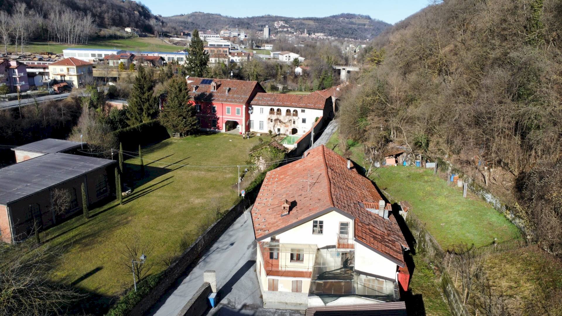 esterno - Casa indipendente Via Roma
108, Torre Mondovì - foto 2