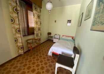 camera da letto - Casa indipendente Via Roma
 
108, Torre Mondovì - foto 16