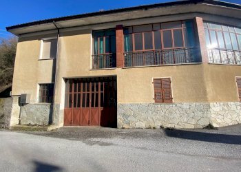 esterno - Casa indipendente Via Roma
 
108, Torre Mondovì - foto 21