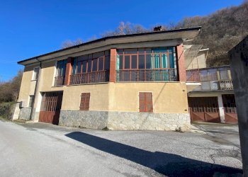 esterno - Casa indipendente Via Roma
 
108, Torre Mondovì - foto 22