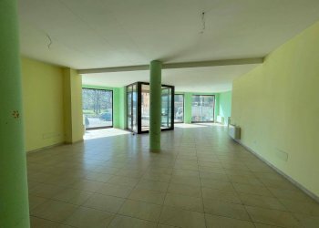 Foto 5 - Commercial Premises Strada Carignano
 
23, Moncalieri - photo 5