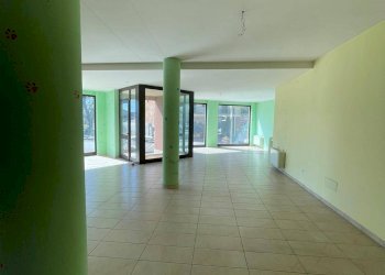 Foto 8 - Commercial Premises Strada Carignano
 
23, Moncalieri - photo 8