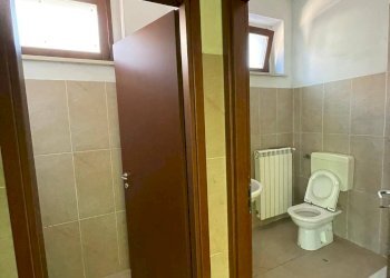 Foto 15 - Commercial Premises Strada Carignano
 
23, Moncalieri - photo 15