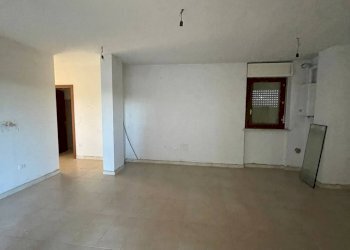 Foto 4 - Commercial Premises Strada Carignano
 
23, Moncalieri - photo 4