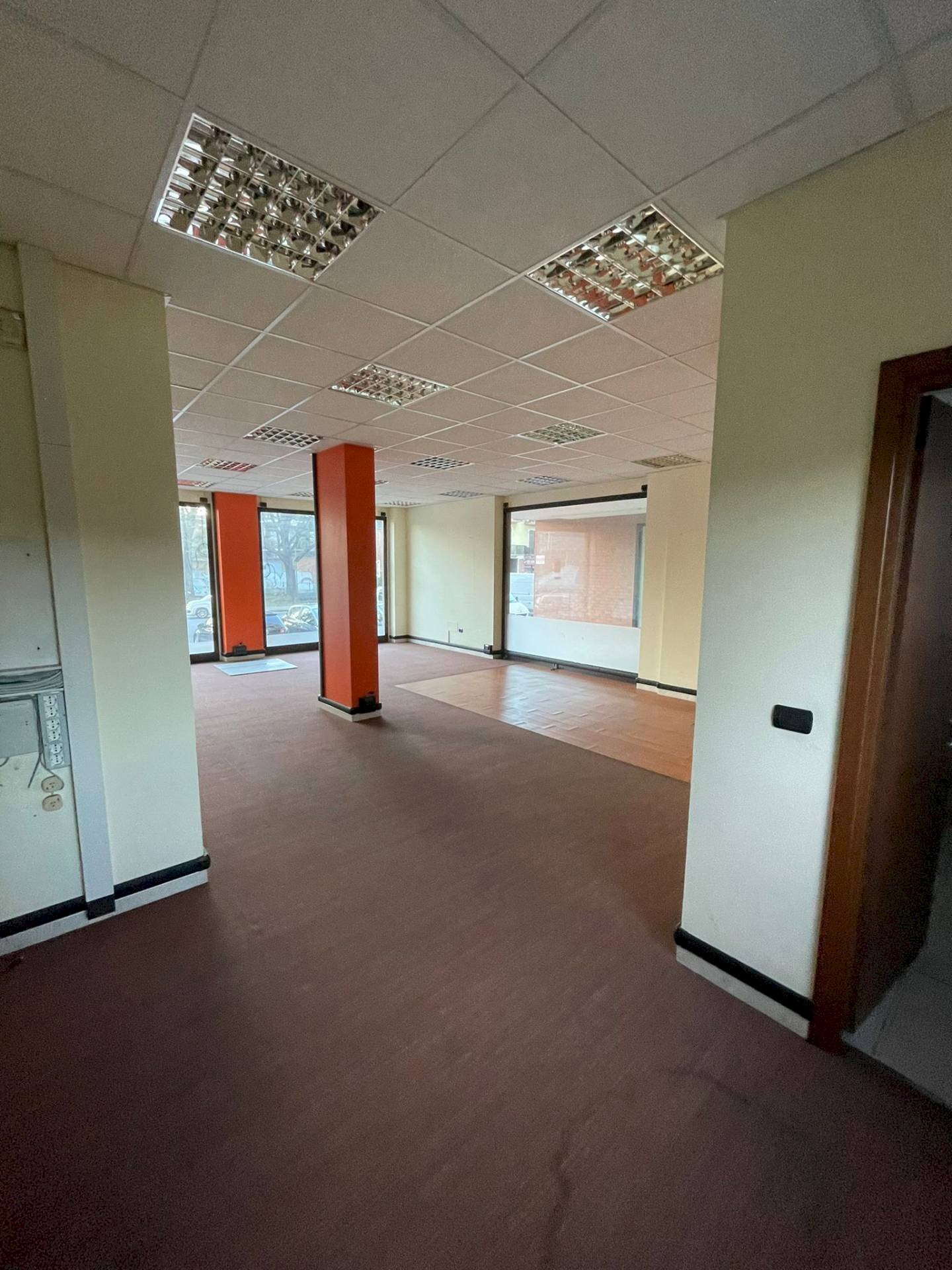 Foto 3 - Commercial Premises Strada Carignano
 
25, Moncalieri - photo 3