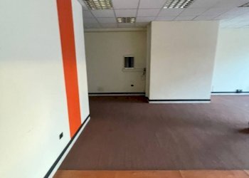 Foto 6 - Commercial Premises Strada Carignano
 
25, Moncalieri - photo 6