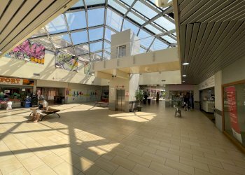 Interno centro commerciale - Locale Commerciale Via Nizza
5, Rivoli - foto 2