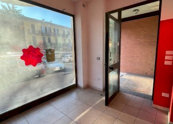 Foto 3 - Commercial Premises Strada Carignano
 
23, Moncalieri - photo 3