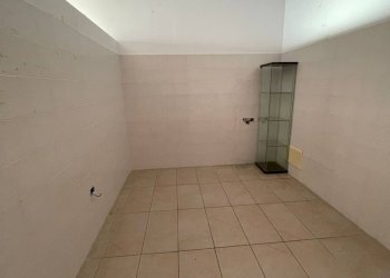 Foto 13 - Commercial Premises Strada Carignano
 
23, Moncalieri - photo 13