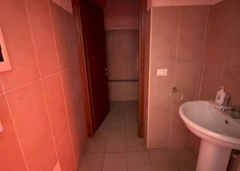 Foto 17 - Commercial Premises Strada Carignano
 
23, Moncalieri - photo 17